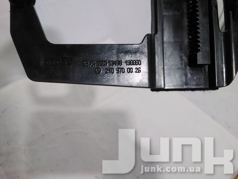Регулятор положения сидения для Mercedes W203 oe 2109700026 разборка бу