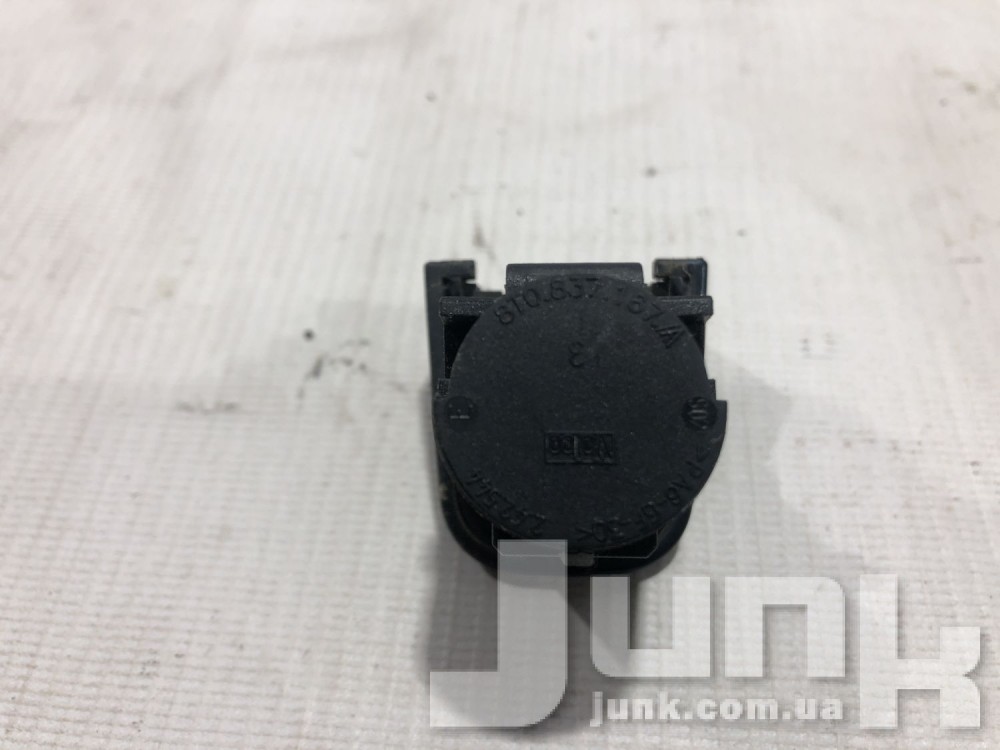 Уголок наружной ручки правой двери для Audi Q5 oe 8T0837167A разборка бу
