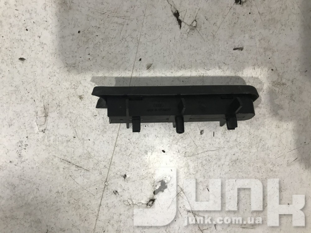 Колпак пылезащитный для Audi A4 B8 oe 8K5827127AB разборка бу
