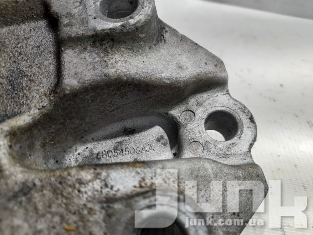 Кронштейн подушки двигателя для Dodge Journey oe 68054506AA разборка бу