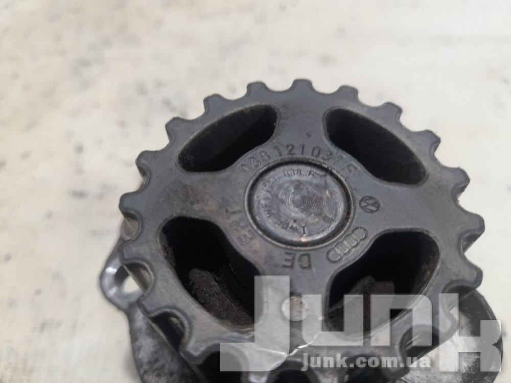 Водяная помпа (насос охлаждения) для Skoda Octavia A5 oe 038121031F разборка бу