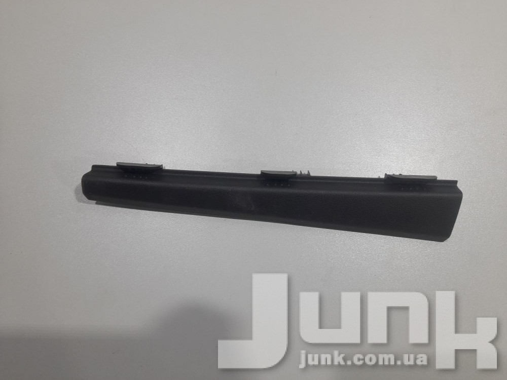 Накладка средней стойки справа для Audi Q5 oe 8R0868203 разборка бу
