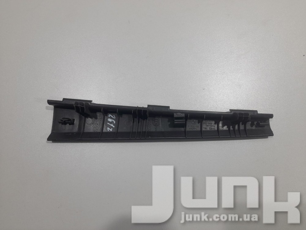 Накладка средней стойки справа для Audi Q5 oe 8R0868203 разборка бу