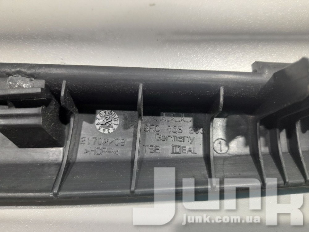Накладка средней стойки справа для Audi Q5 oe 8R0868203 разборка бу
