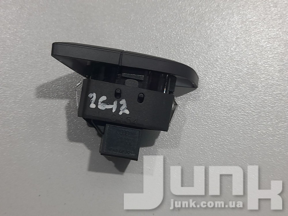 Кнопка центрального замка для Audi Q5 oe 8R0962108A разборка бу