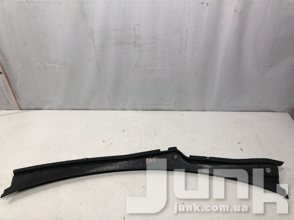 Водосток лобового стекла для Audi Q5 oe 8R1819403 разборка бу