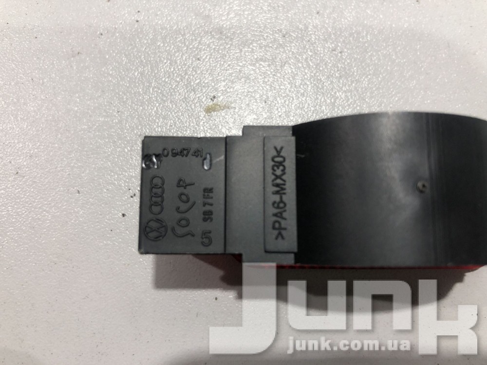 Плафон для Audi Q5 oe 6Y0947411 разборка бу
