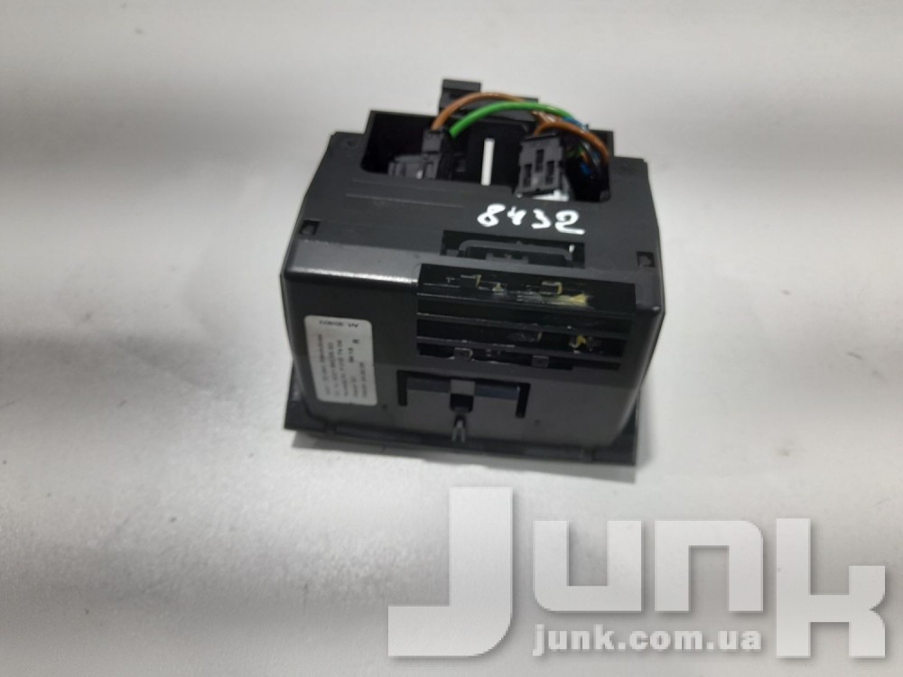 Пепельница для Mercedes W221 oe A2216802550 разборка бу
