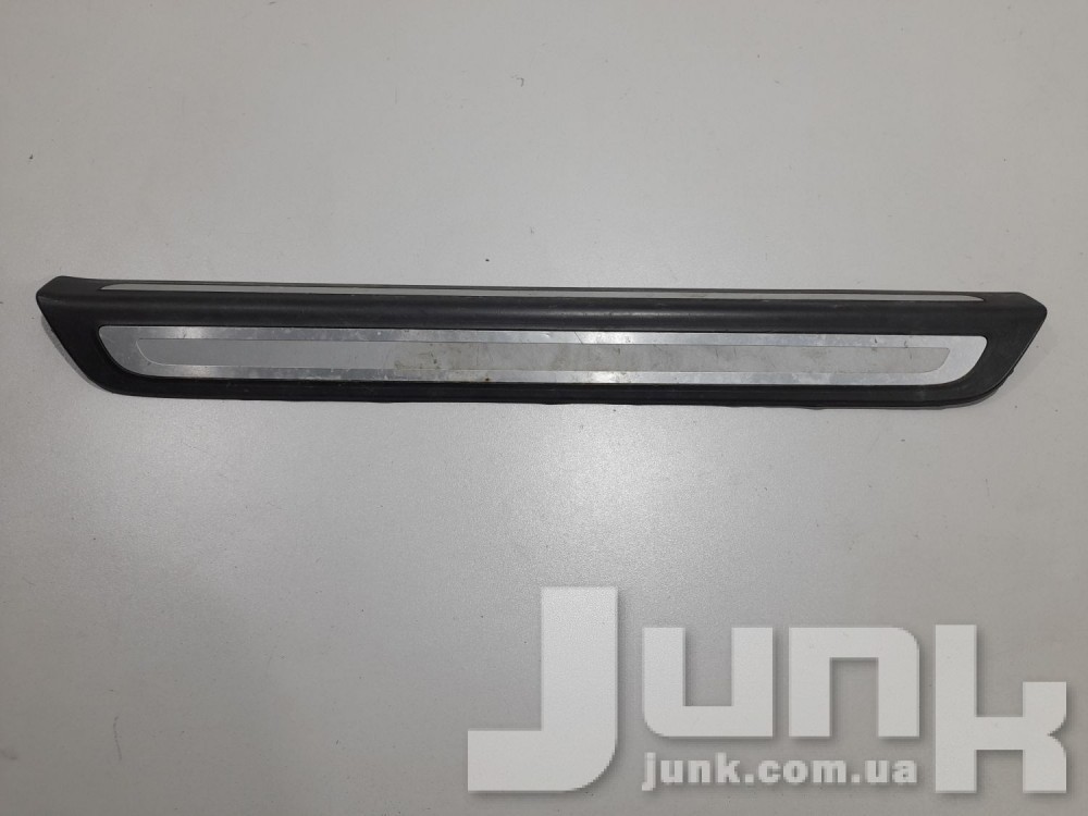 Накладка  порога внутренняя  левая для Q5 Б/У oe 8R0853373 разборка бу