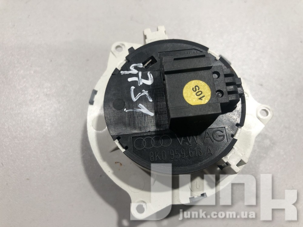 Кнопка управления люком для Audi Q5 oe 8K0959613A разборка бу