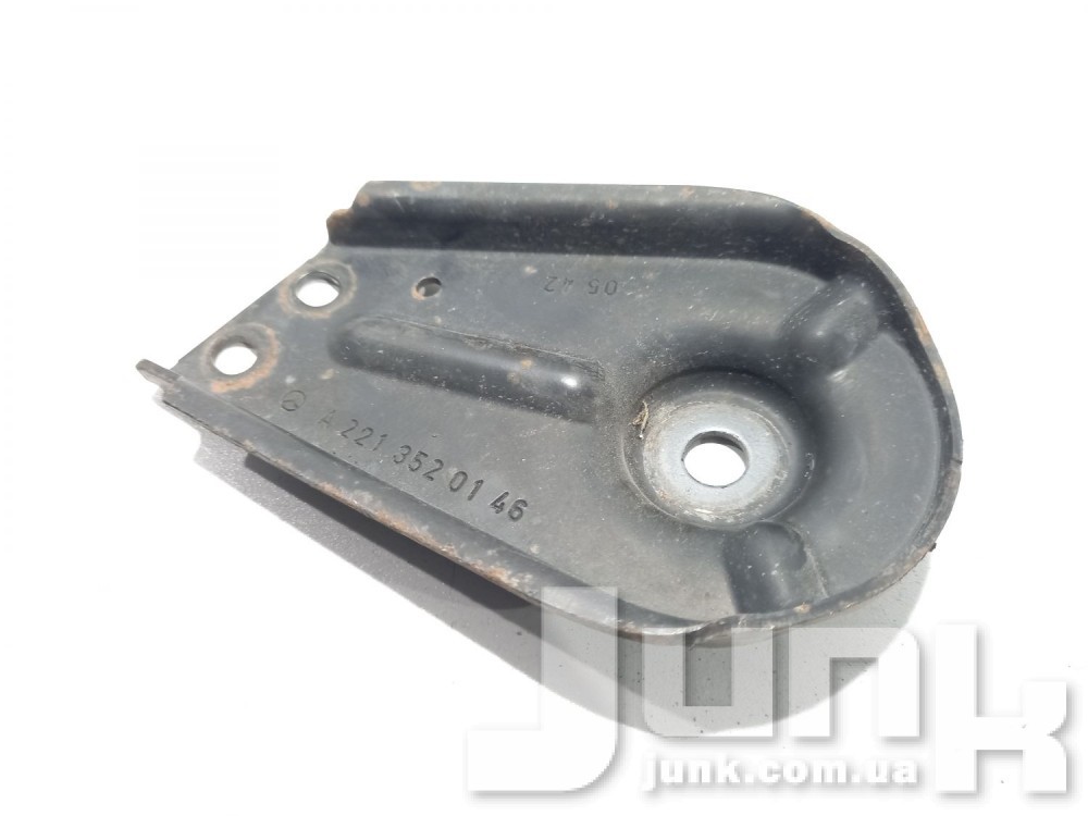 Опора подрамника правая для Mercedes W221 oe A2213520146 разборка бу