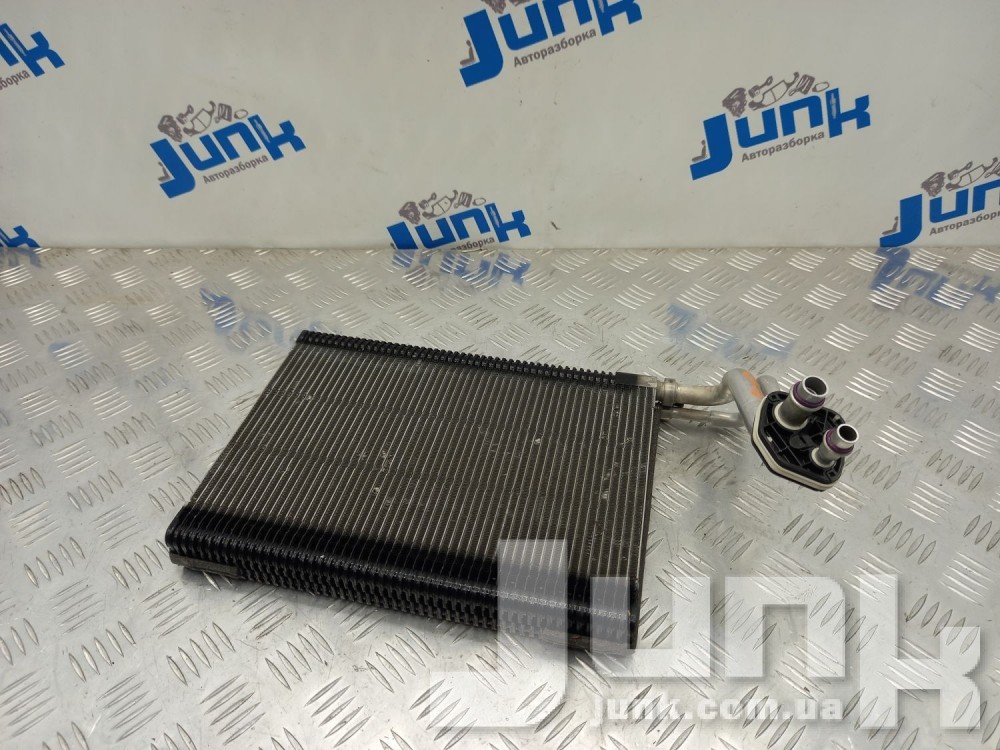 Испаритель кондиционера для F30 Б/У oe 64116975553 разборка бу