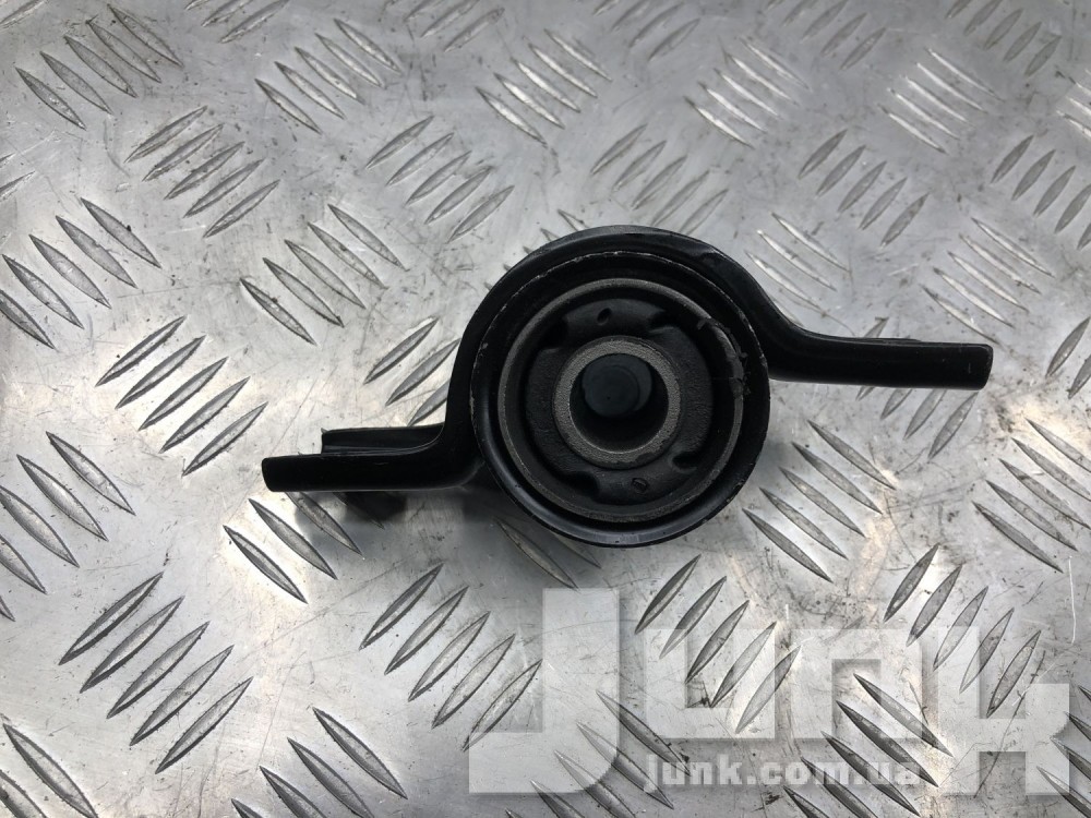 Сайлентблок для Skoda Octavia A5 oe 857608 разборка бу