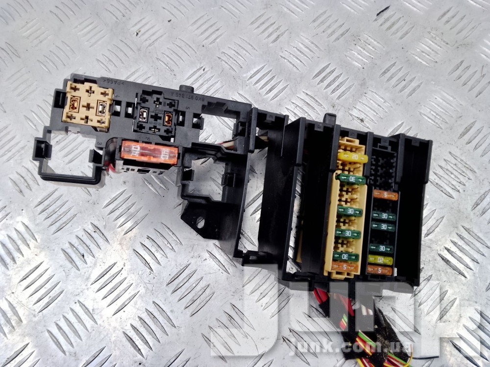 Блок предохранителей для A4 B8 Б/У oe 8K0971845A разборка бу