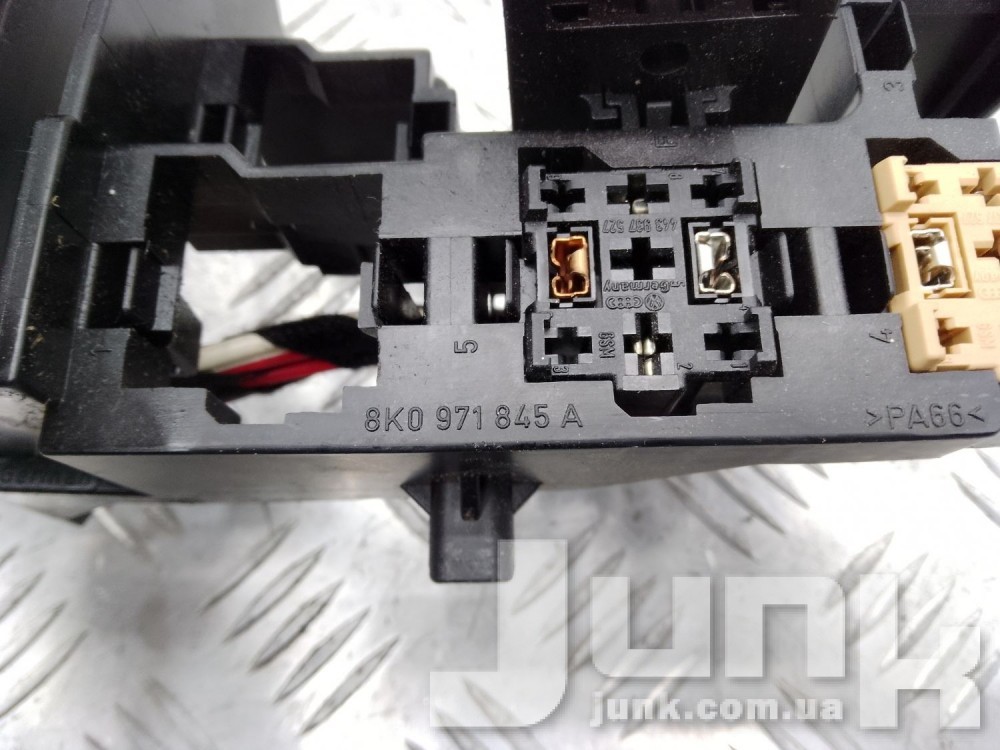 Блок предохранителей для A4 B8 Б/У oe 8K0971845A разборка бу