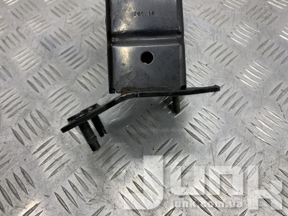 Кронштейн переднего подрамника правый для Infiniti QX50 oe 622105NA0B разборка бу