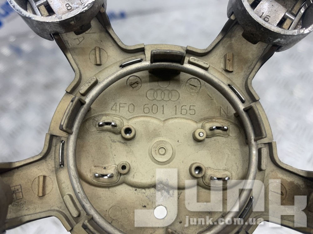 Заглушка в диск для Audi A6 C7 oe 4F0601165N разборка бу
