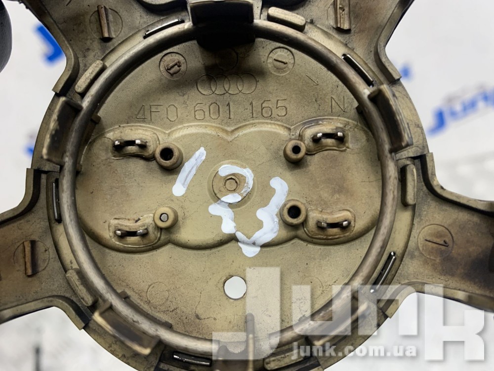 Заглушка в диск для Audi oe 4F0601165N разборка бу