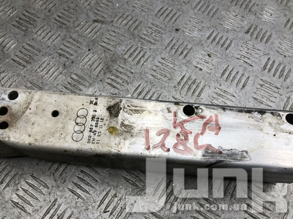 Кронштейн усилителя заднего бампера левый для Audi A4 B8 oe 8K0807331B разборка бу