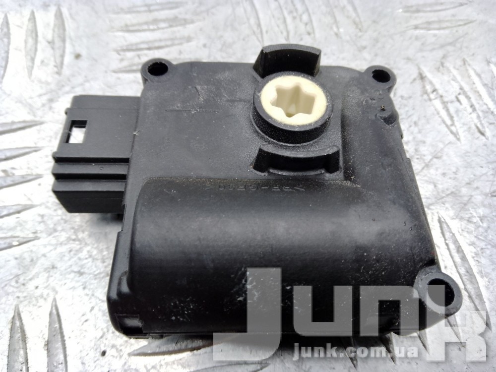 Сервопривод заслонки печки для Audi A6 C6 oe 4F0820511A разборка бу