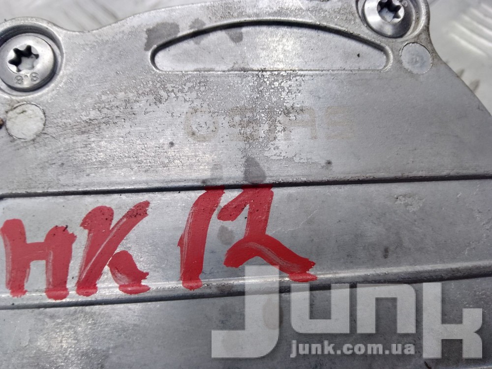 Вакуумный насос для Audi A4 B7 oe 06D145100F запчасти бу Вакуумный насос для Audi A4 B7 oe 06D145100F разборка бу