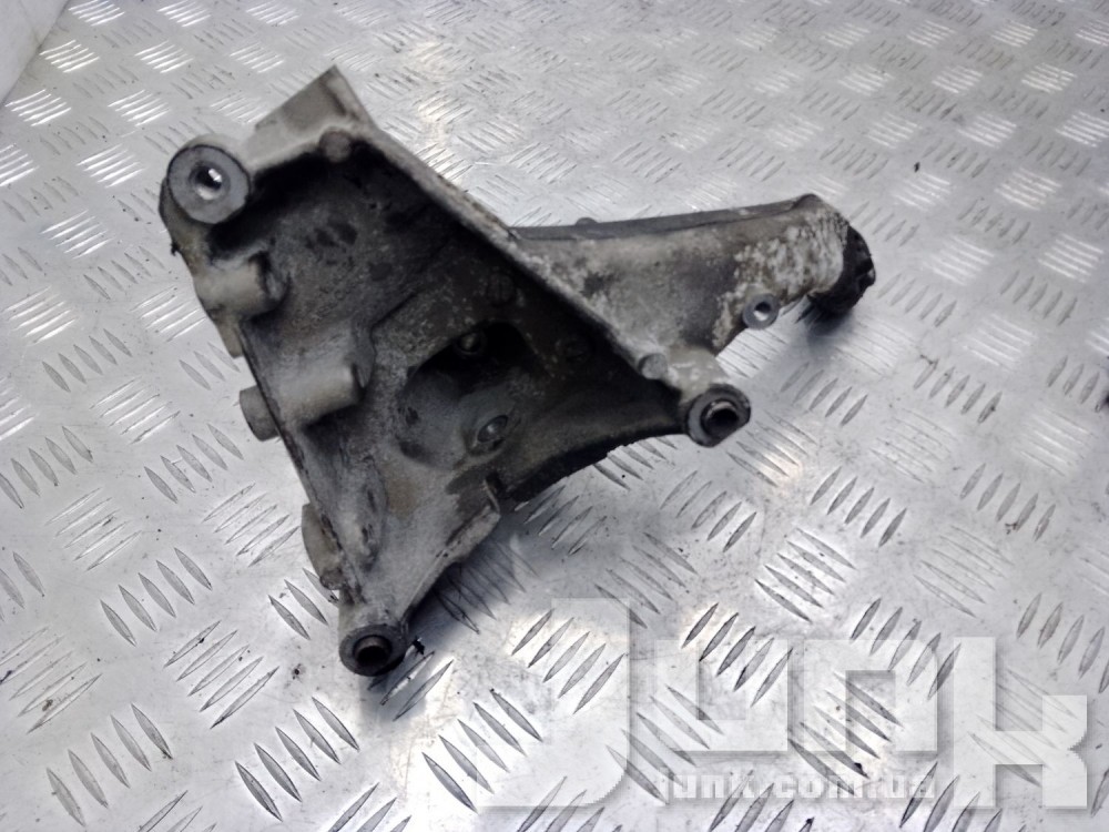 Кронштейн двигателя для XC90 Б/У oe 31258131 разборка бу