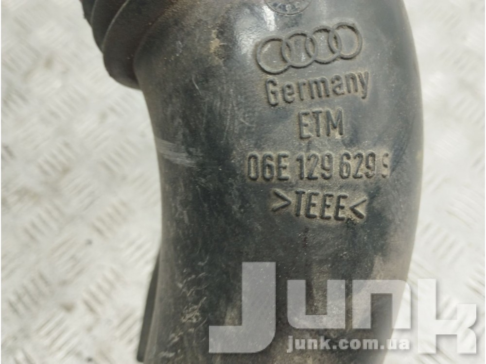 Патрубок забора воздуха для Audi Q5 oe 06E129629S разборка бу