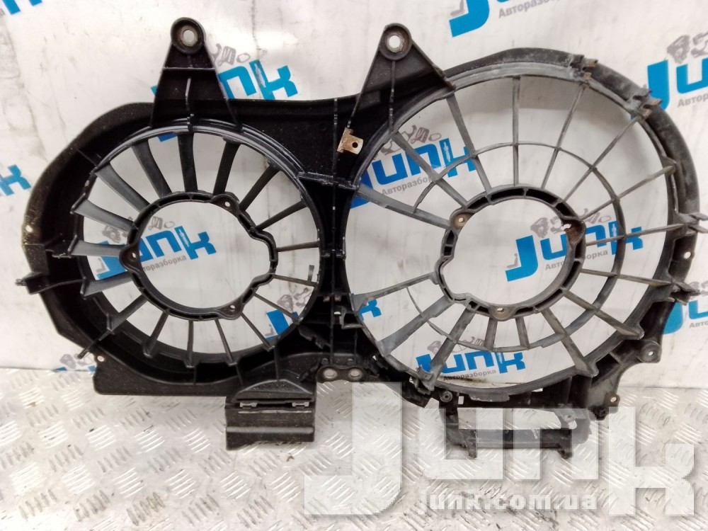 Диффузор радиатора охлаждения для Audi A4 B7 oe 8E0121207F разборка бу