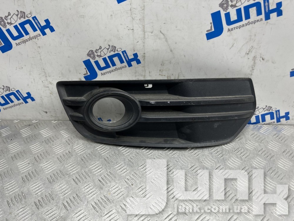 Решетка  бампера правая для Audi Q5 oe 8R0807682A01C разборка бу