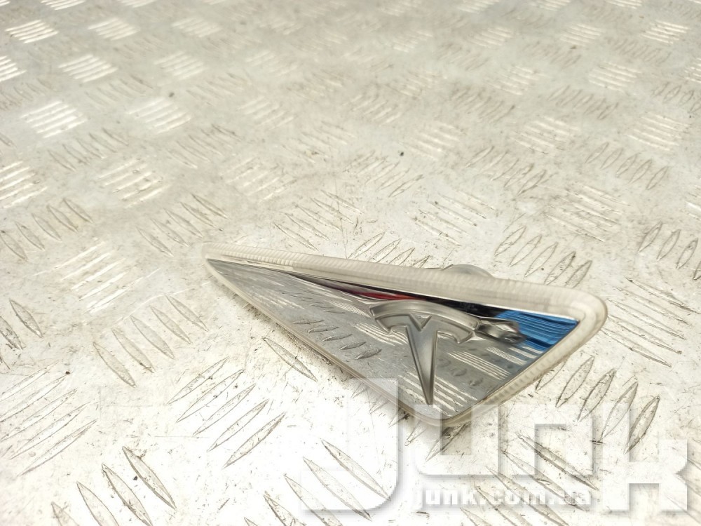 Повторитель поворота правый для Tesla Model S 2012-2016 oe 600769900C разборка бу