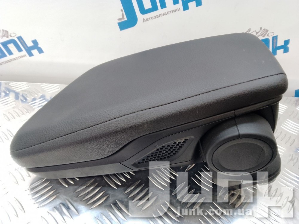 Центральный подлокотник для BMW X1 F48 oe 51169317565 разборка бу