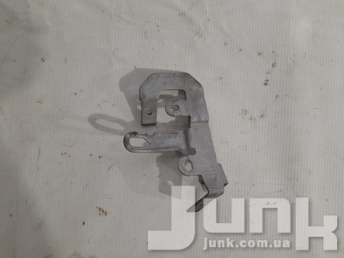 Кронштейн для Audi A3 8V oe 1K0971858AS разборка бу