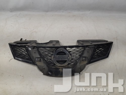 Решетка переднего бампера для Nissan Rogue T32 oe 623109TA0A разборка бу
