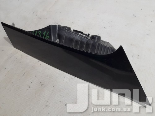 Накладка заднего фонаря правая для Nissan Rogue T32 oe 960324AB0A разборка бу