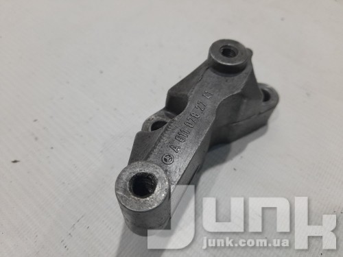 Кронштейн топливной рейки для Mercedes W211 oe A6110782741 разборка бу