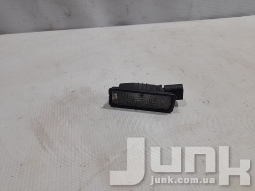 Фонарь подсветки  номерного знака для Porsche Cayenne 2 92A oe 1K8943021 разборка бу