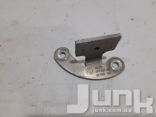 Опорный кронштейн усилителя бампера правый для Audi S6 C6 oe 4F0807128 разборка бу