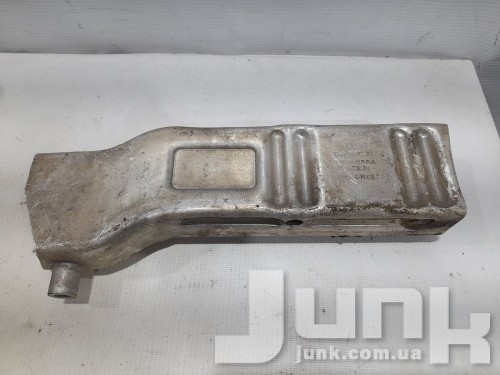 Кронштейн усилителя заднего бампера правый для Audi A6 C5 Allroad oe 4B0807332E разборка бу