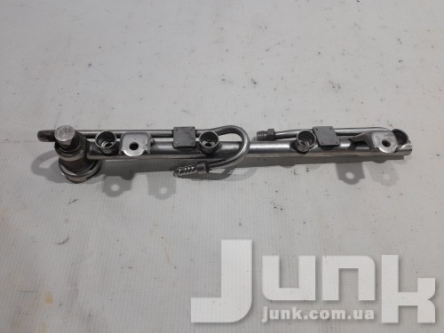 Топливная рампа для Audi A4 B5 oe 058133681 разборка бу