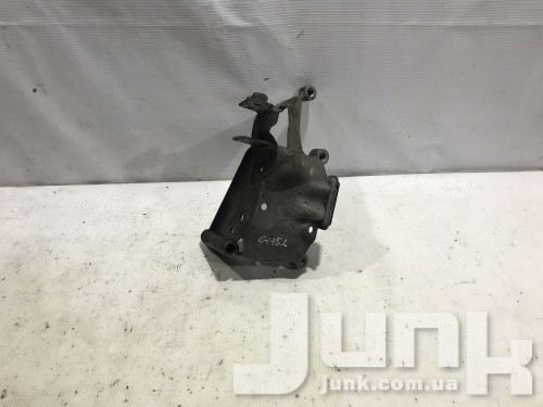 Кронштейн подушки (опоры) двигателя левой для Audi A8 D4 oe 4H0399059C разборка бу