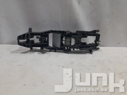 Опорная скоба передней левой двери для Mercedes W211 oe A2117600134 разборка бу