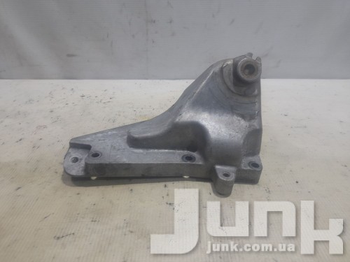 Кронштейн подушки (опоры) двигателя левой для Mercedes W211 oe A2732230904 разборка бу
