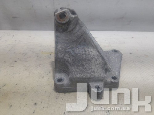 Кронштейн подушки (опоры) двигателя правой для Mercedes W211 oe A2722231604 разборка бу