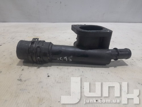 Фланец системы охлаждения для Skoda Octavia A5 oe 038121132D запчасти бу Фланец системы охлаждения для Skoda Octavia A5 oe 038121132D разборка бу