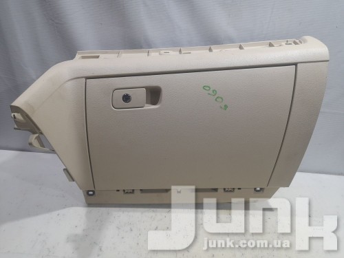 Бардачок для Вольксваген Passat B7 oe 561857114C95T разборка бу