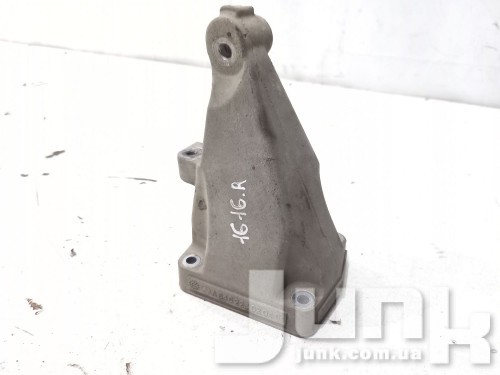 Кронштейн подушки (опоры) двигателя правой для Mercedes W639 Vito oe A6462230204 разборка бу