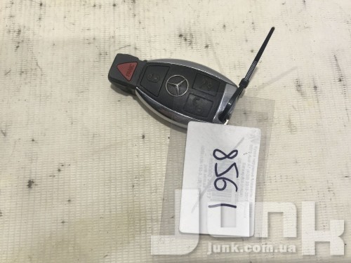 Ключ зажигания для Mercedes W212 oe A2049051104 разборка бу