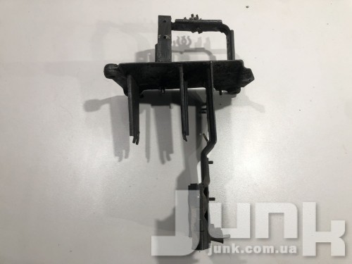 Кронштейн блока abs для Audi A8 D2 oe 4D0614119Q разборка бу