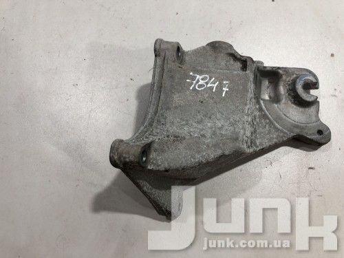 Кронштейн двигателя правый для Mercedes W204 oe A2722234604 запчасти бу Кронштейн двигателя правый для Mercedes W204 oe A2722234604 разборка бу