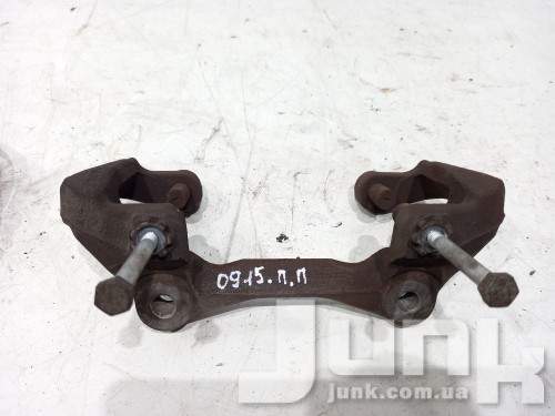 Скоба переднего суппорта для Audi A5 8T oe 8K0615125 запчасти бу Скоба переднего суппорта для Audi A5 8T oe 8K0615125 разборка бу